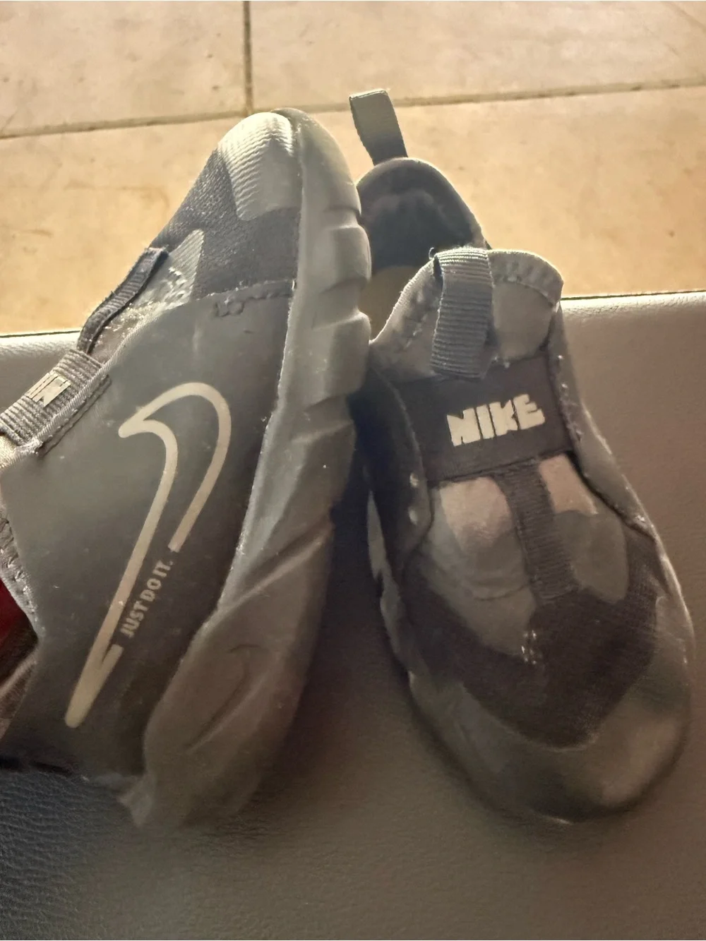 Nike slip design